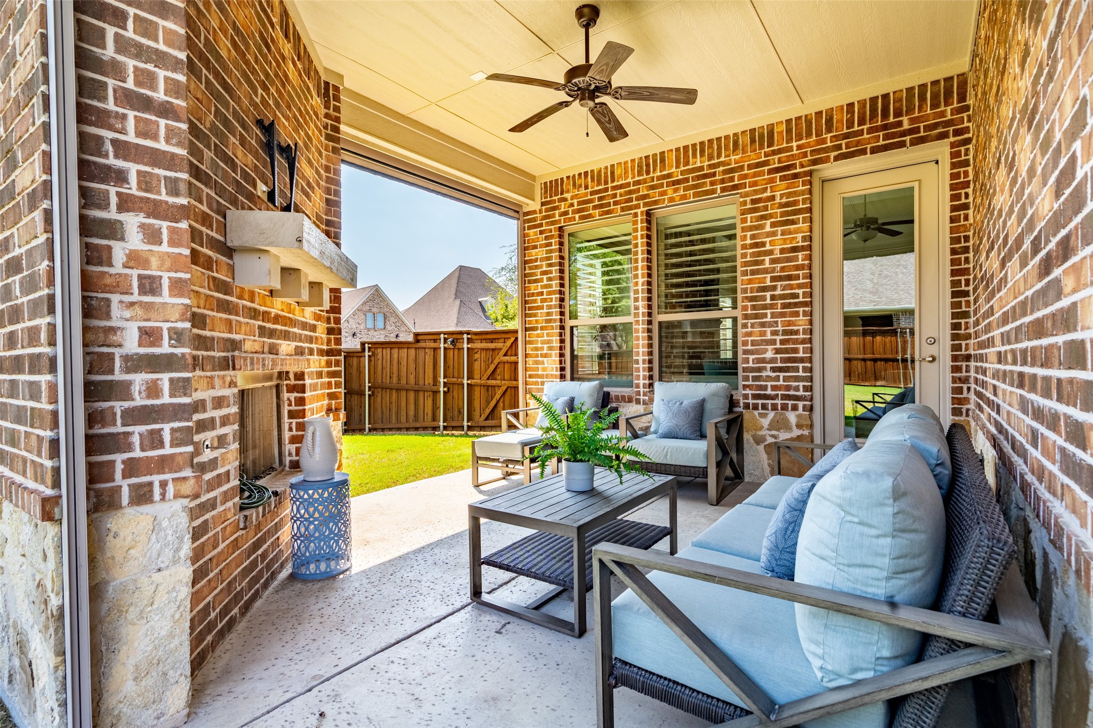 The Colony, Texas, 75056, United States, 3 Bedrooms Bedrooms, ,2 BathroomsBathrooms,Residential,For Sale,1924652