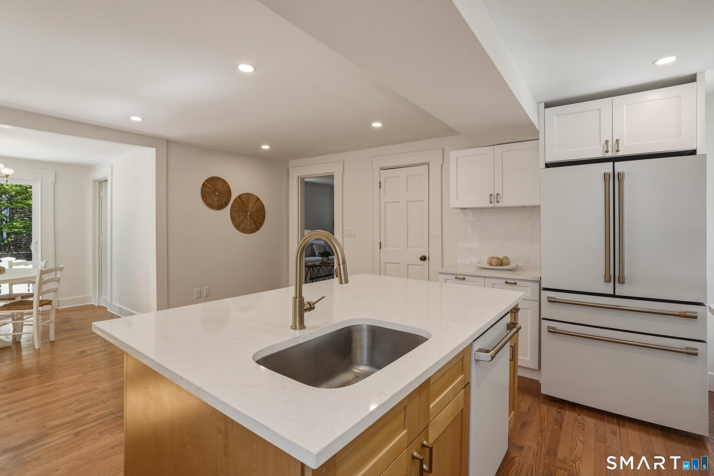 322, Connecticut, 06511, United States, 4 Bedrooms Bedrooms, ,3 BathroomsBathrooms,Residential,For Sale,2040679