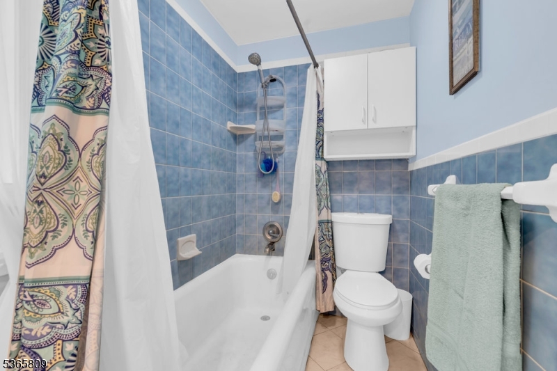 Franklin Twp., New Jersey, 07882, United States, 4 Bedrooms Bedrooms, ,3 BathroomsBathrooms,Residential,For Sale,1957120