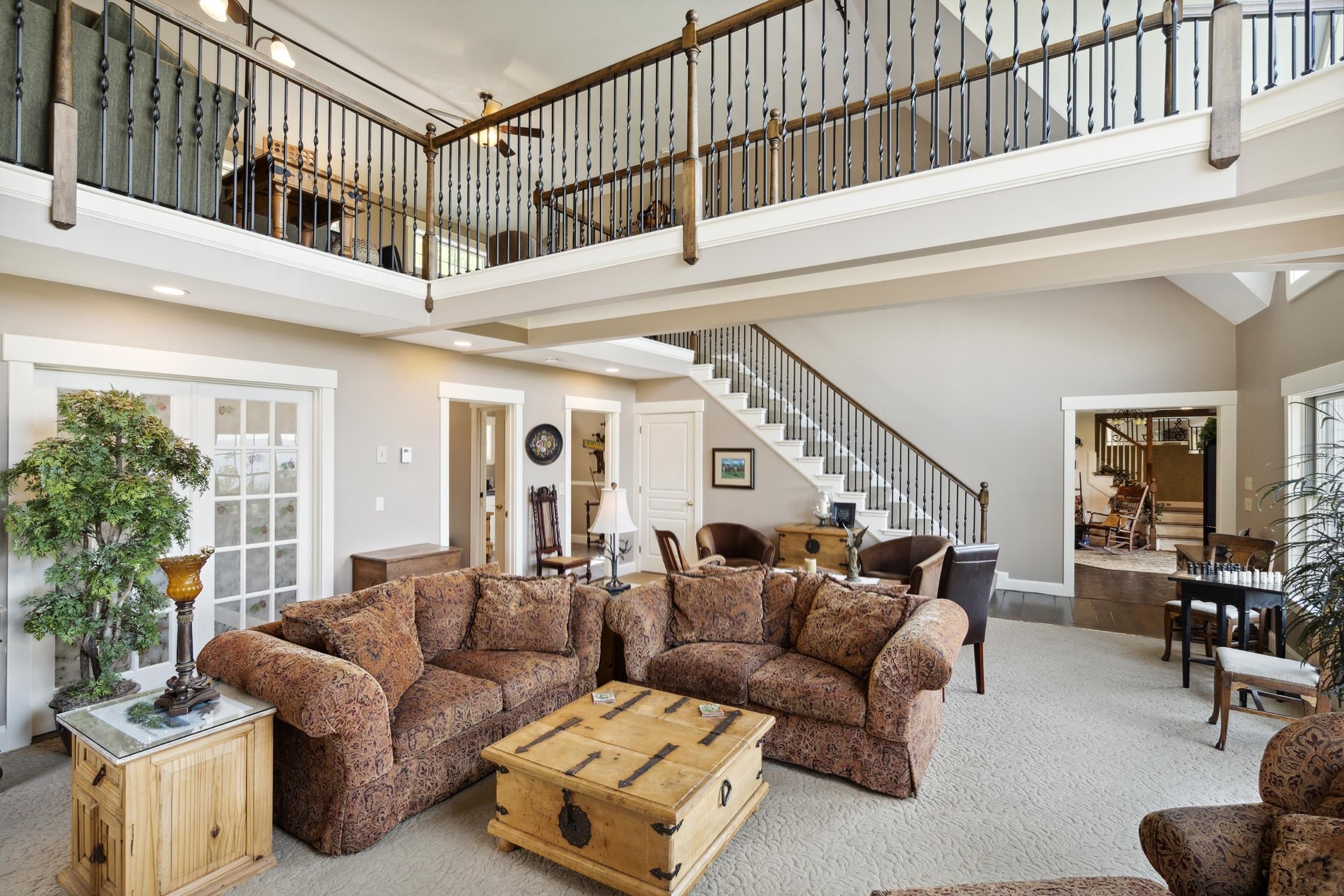 Bristol, New Hampshire, 03222, United States, 8 Bedrooms Bedrooms, ,5 BathroomsBathrooms,Residential,For Sale,1883549