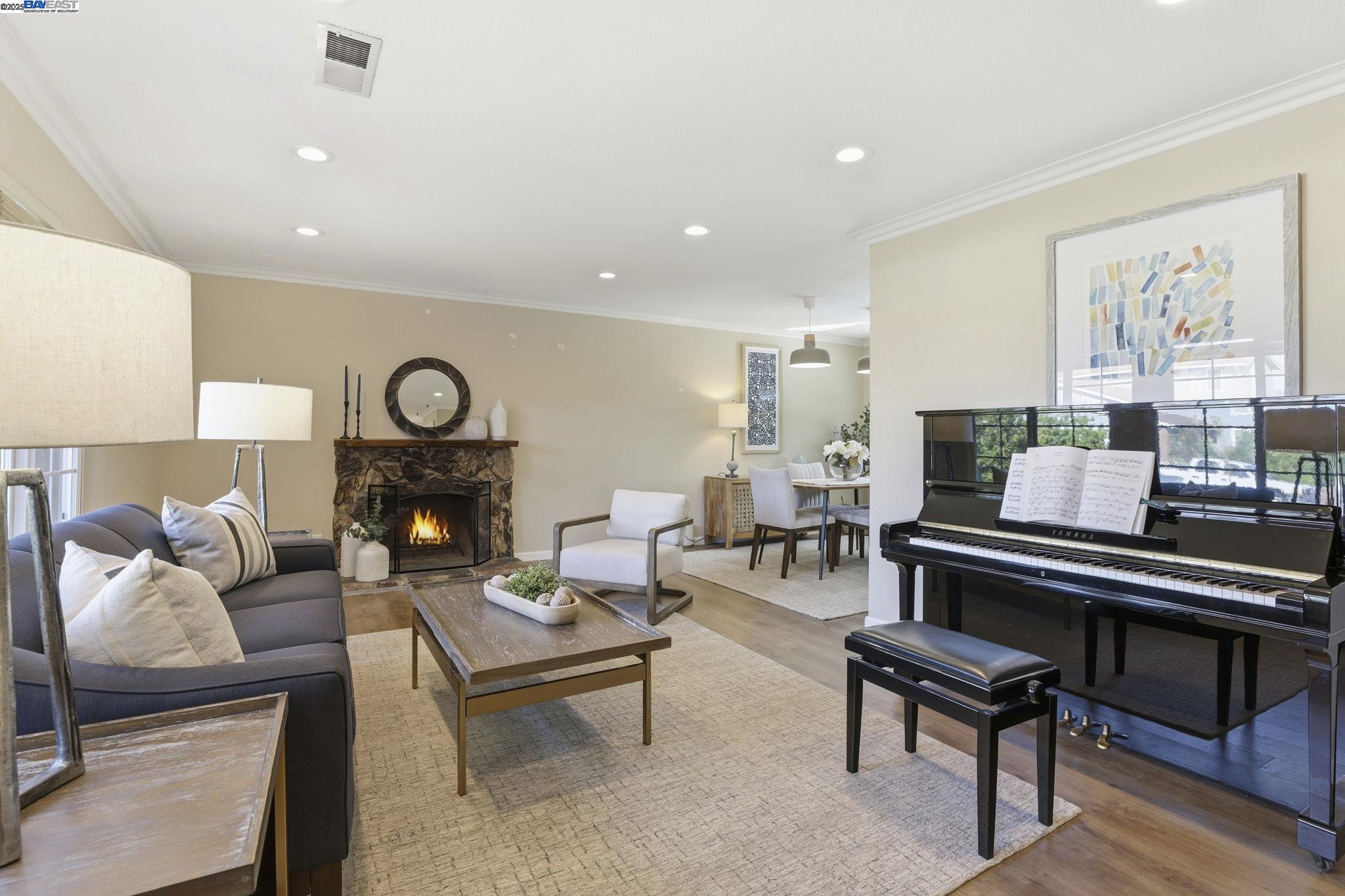 Pleasanton, California, 94566, United States, 4 Bedrooms Bedrooms, ,2 BathroomsBathrooms,Residential,For Sale,1988174