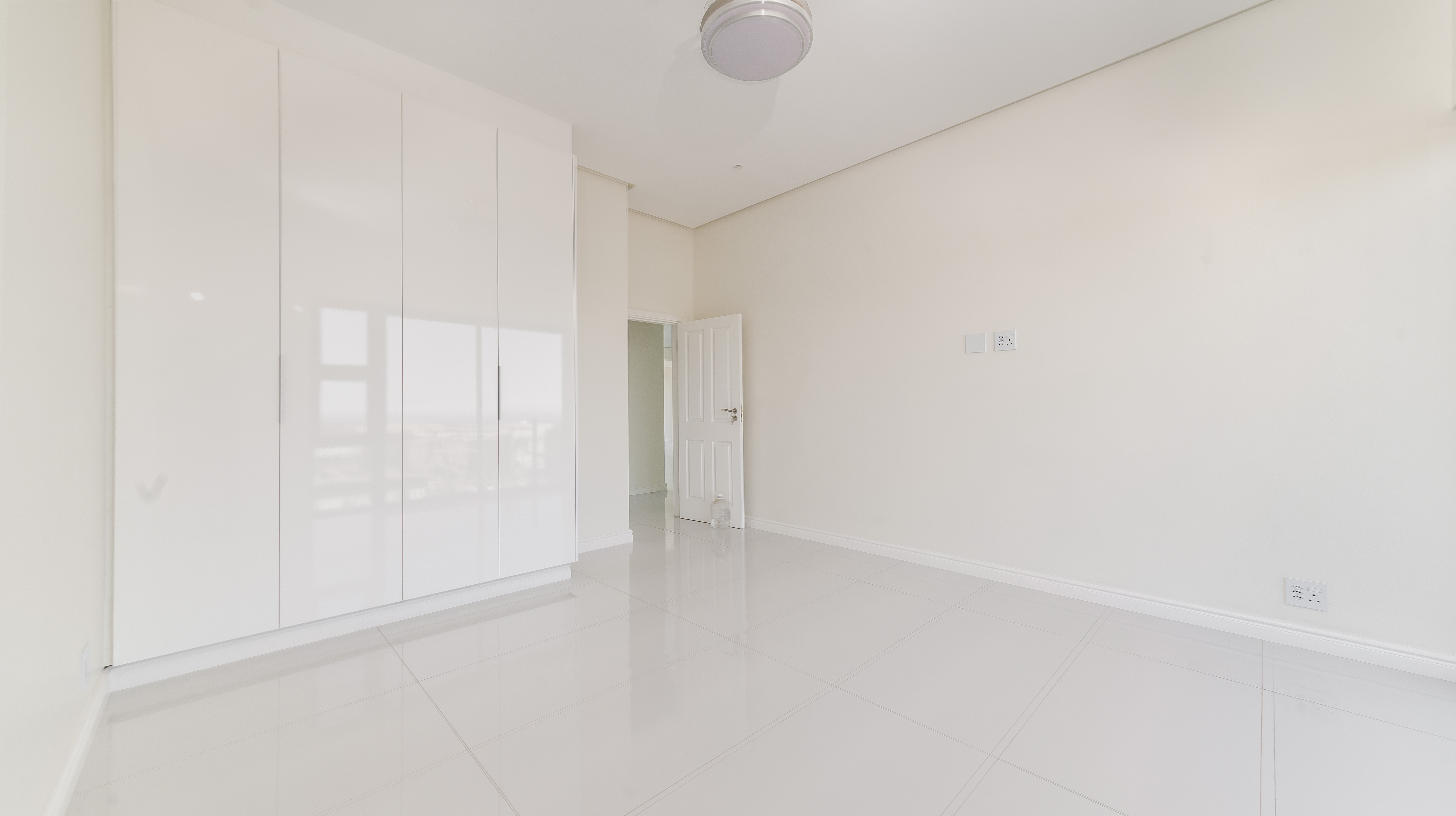  Luxury Single-Level Residence with Panoramic Sea Views in Salta Estate - 物件實景