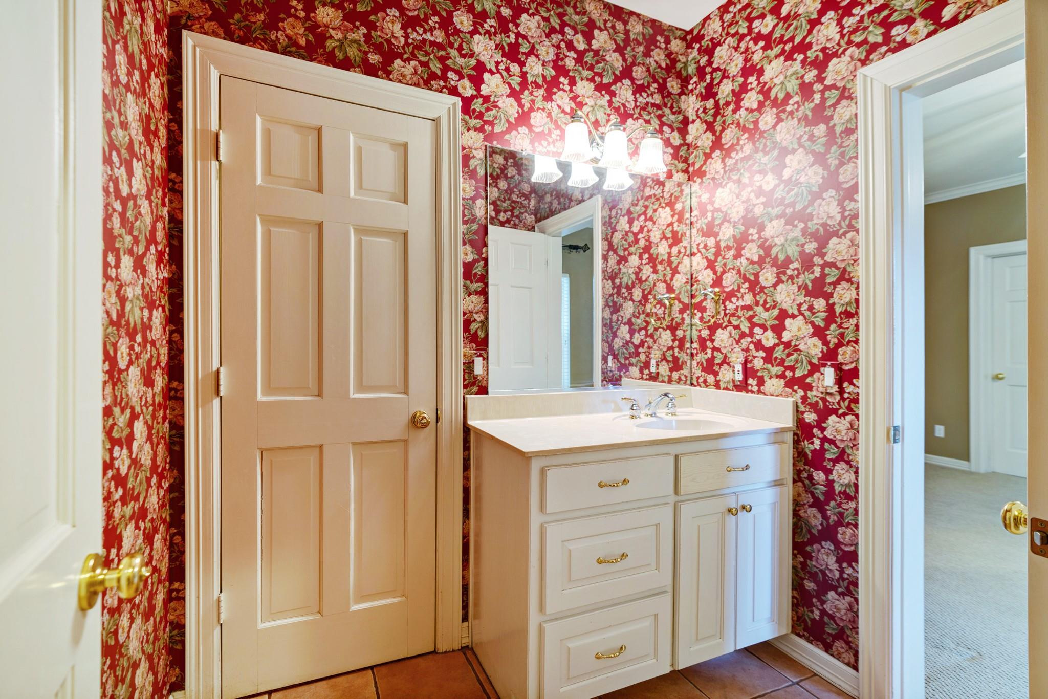 Paris, Texas, 75462, United States, 5 Bedrooms Bedrooms, ,5 BathroomsBathrooms,Residential,For Sale,1990827