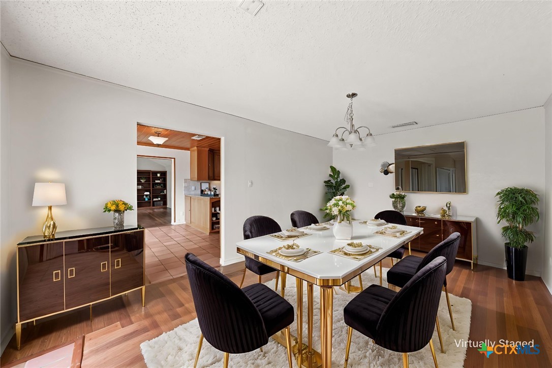 Belton, Texas, 76513, United States, 4 Bedrooms Bedrooms, ,4 BathroomsBathrooms,Residential,For Sale,1989055