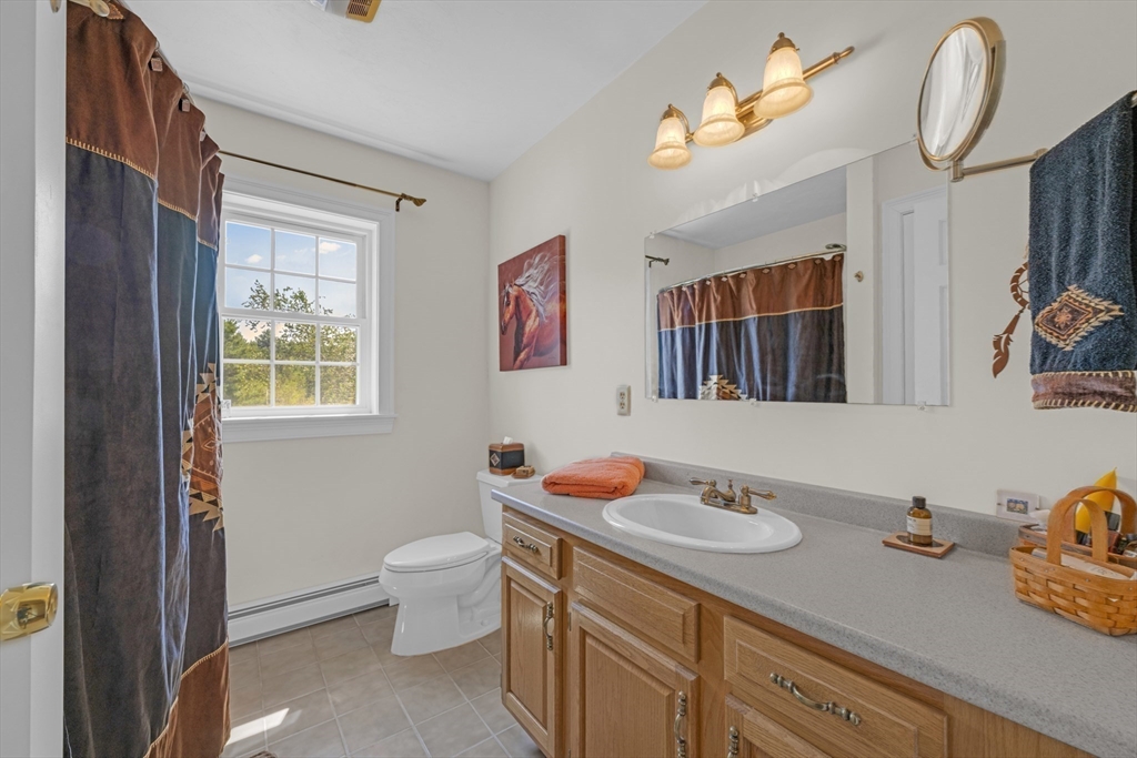 North Brookfield, Massachusetts, 01535, United States, 3 Bedrooms Bedrooms, ,3 BathroomsBathrooms,Residential,For Sale,1905631