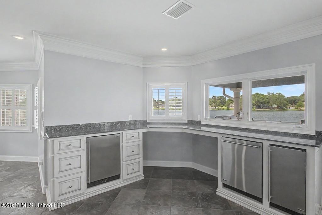 Gulfport, Mississippi, 39503, United States, 6 Bedrooms Bedrooms, ,7 BathroomsBathrooms,Residential,For Sale,2048640