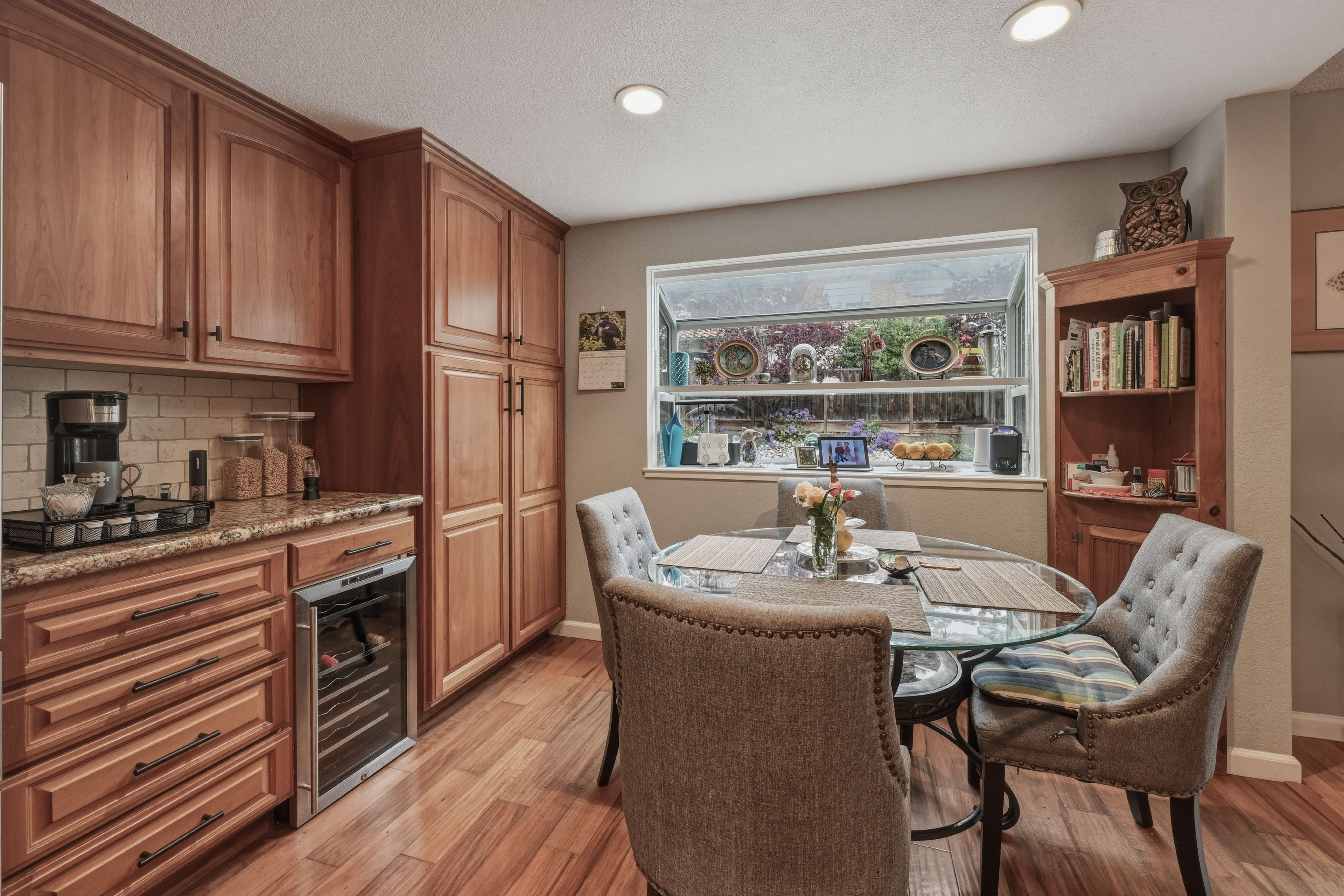  Stunningly Upgraded Home with Modern Amenities and Charm - 物件實景
