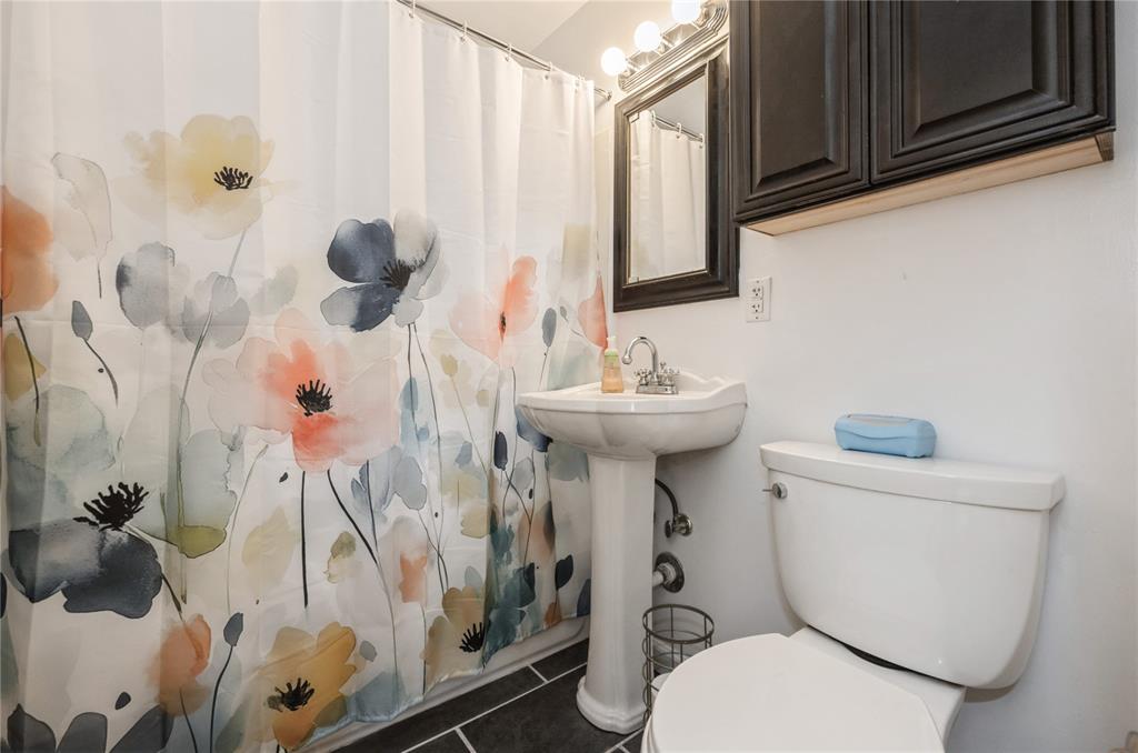 Hicksville, New York, 11801, United States, 4 Bedrooms Bedrooms, ,3 BathroomsBathrooms,Residential,For Sale,1835516