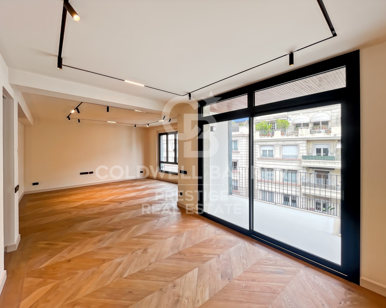 Barcelona, Catalonia, ES, 4 Bedrooms Bedrooms, ,3 BathroomsBathrooms,Residential,For Sale,1805126