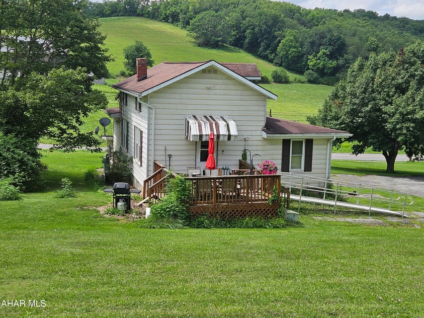 Loop Rd, Hollidaysburg, PA 16648