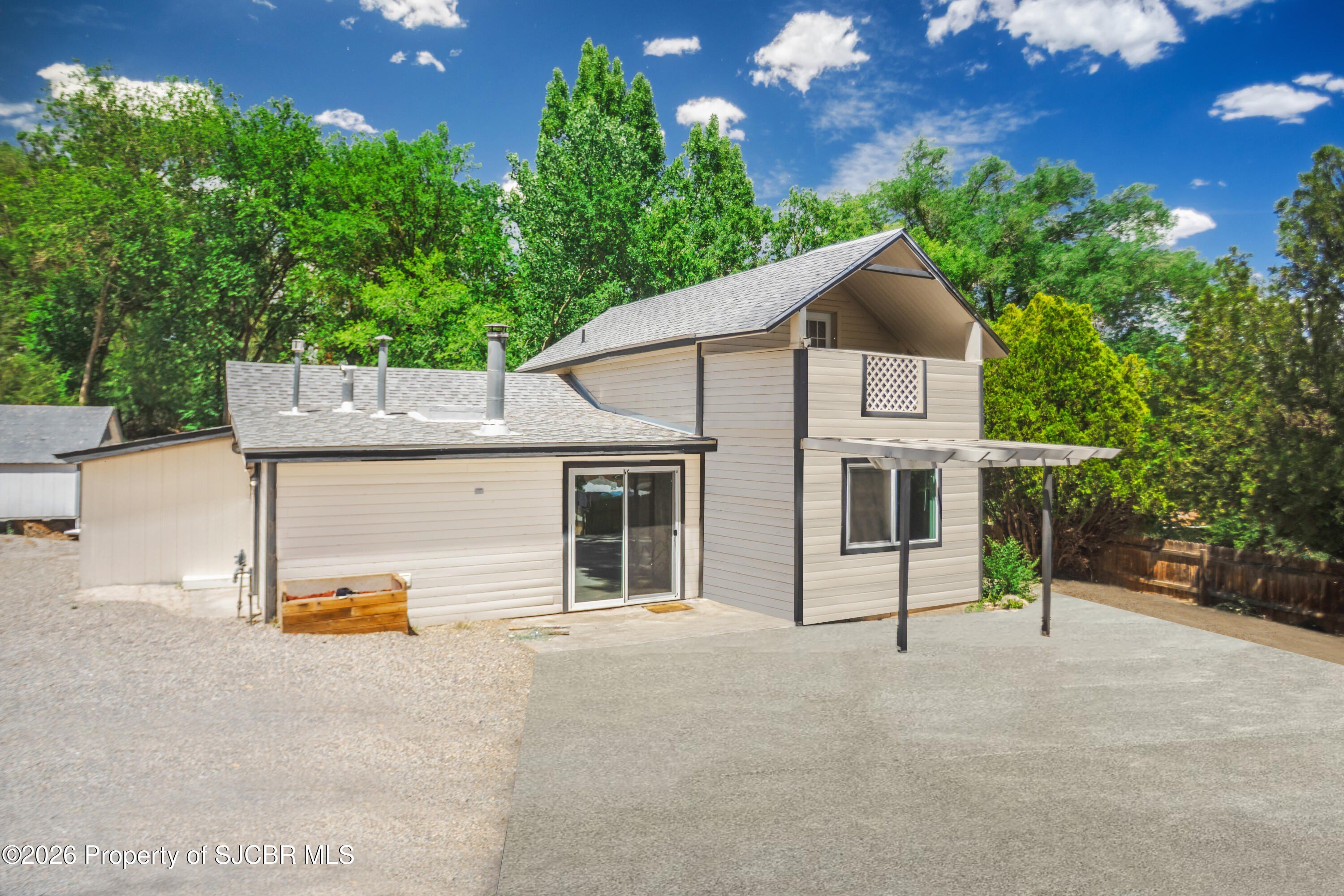 Vine Ave, Farmington, NM 87401
