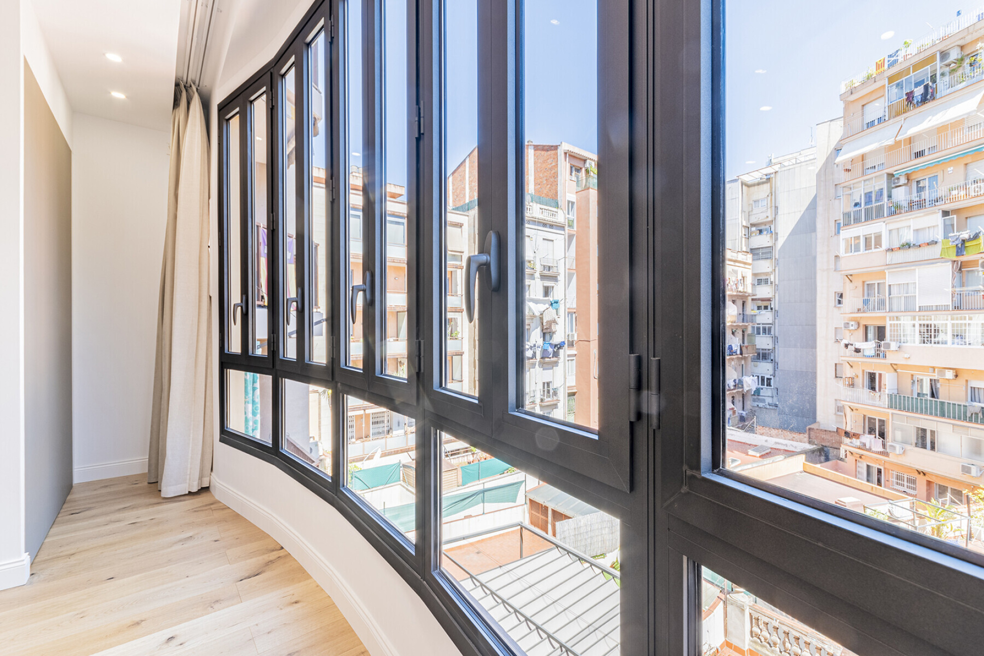  Exclusive brand new home in a regal estate on Mallorca Street - 物件實景