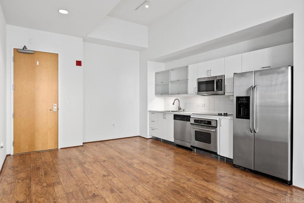 San Diego, California, 92101, United States, 2 Bedrooms Bedrooms, ,2 BathroomsBathrooms,Residential,For Sale,1992080