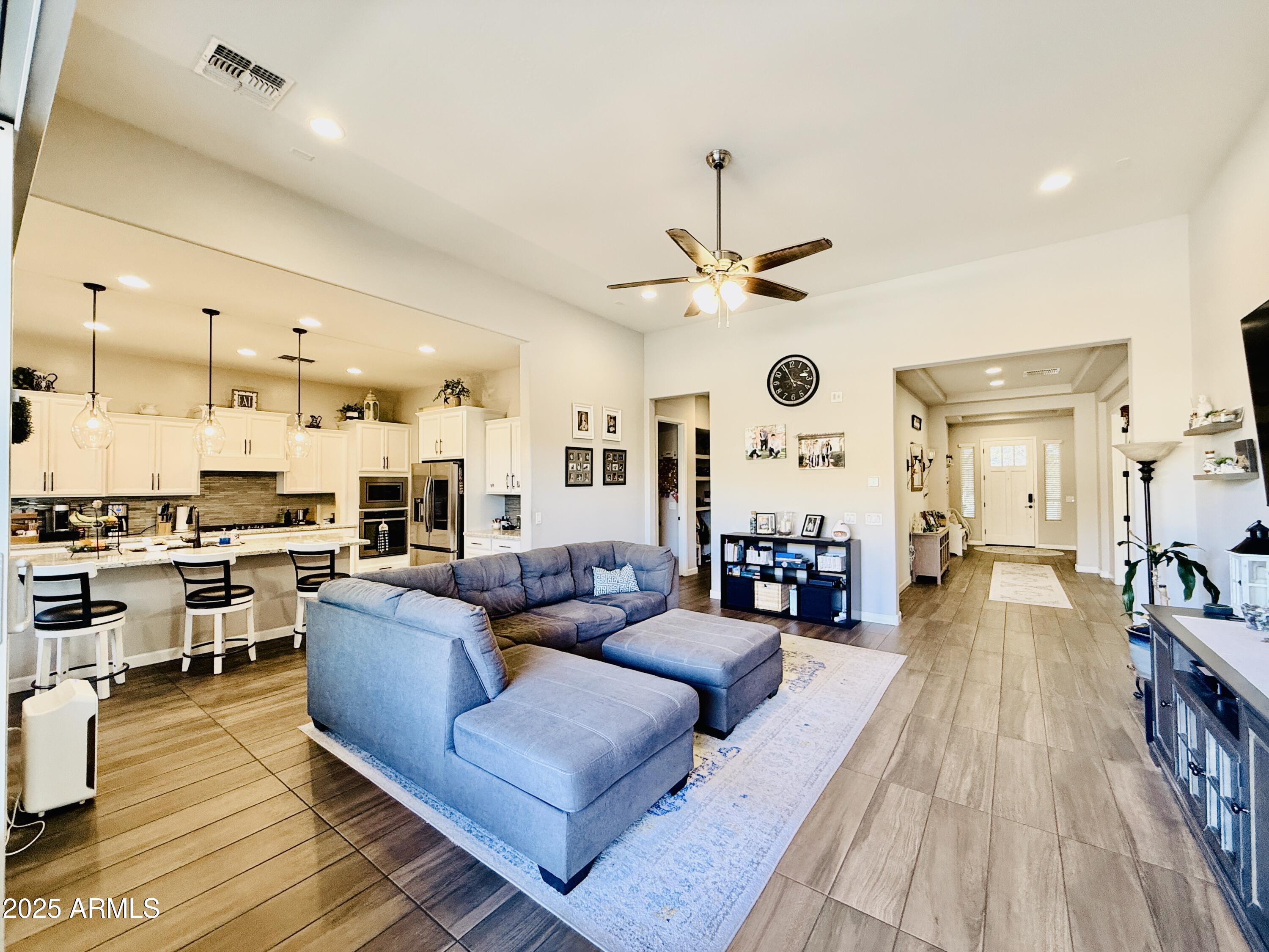 Litchfield Park, Arizona, 85340, United States, 3 Bedrooms Bedrooms, ,3 BathroomsBathrooms,Residential,For Sale,1989553