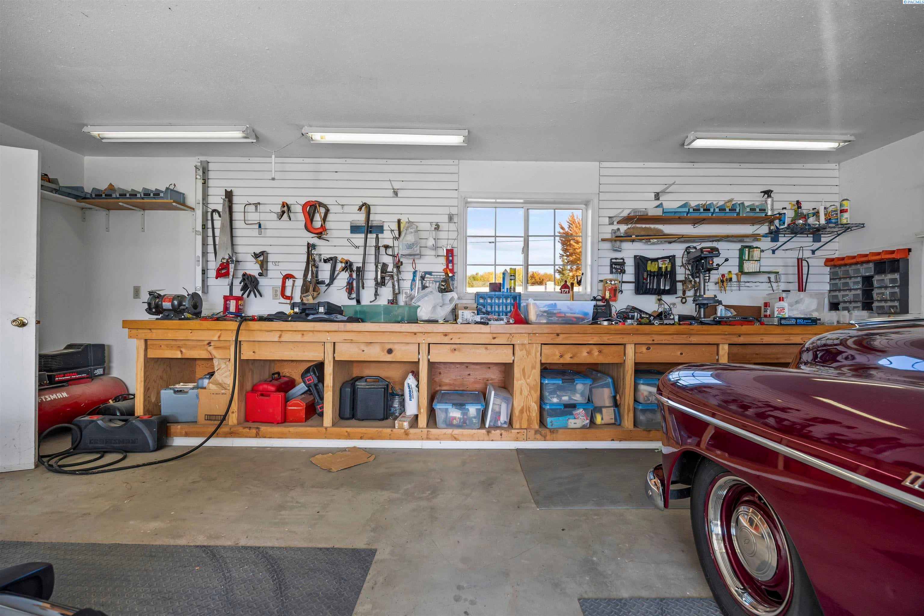 Prosser, Washington, 99350, United States, 4 Bedrooms Bedrooms, ,1 BathroomBathrooms,Residential,For Sale,1984108