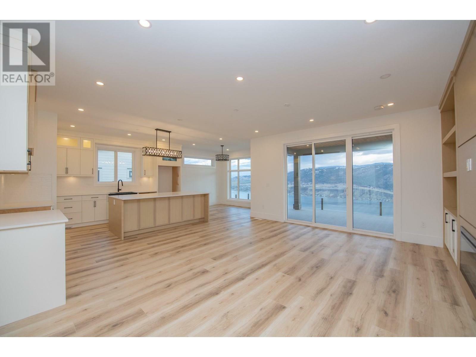 VERNON, British Columbia, V1H 2K9, CA, 4 Bedrooms Bedrooms, ,4 BathroomsBathrooms,Residential,For Sale,1838504