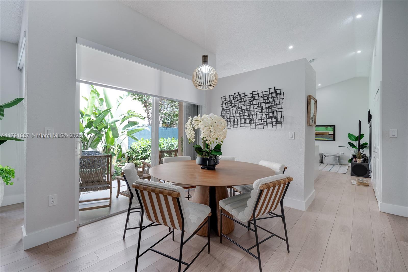 Doral, Florida, 33178, United States, 3 Bedrooms Bedrooms, ,2 BathroomsBathrooms,Residential,For Sale,1795059