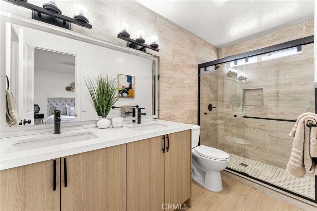 Montclair, California, 91763, United States, 4 Bedrooms Bedrooms, ,2 BathroomsBathrooms,Residential,For Sale,2048978