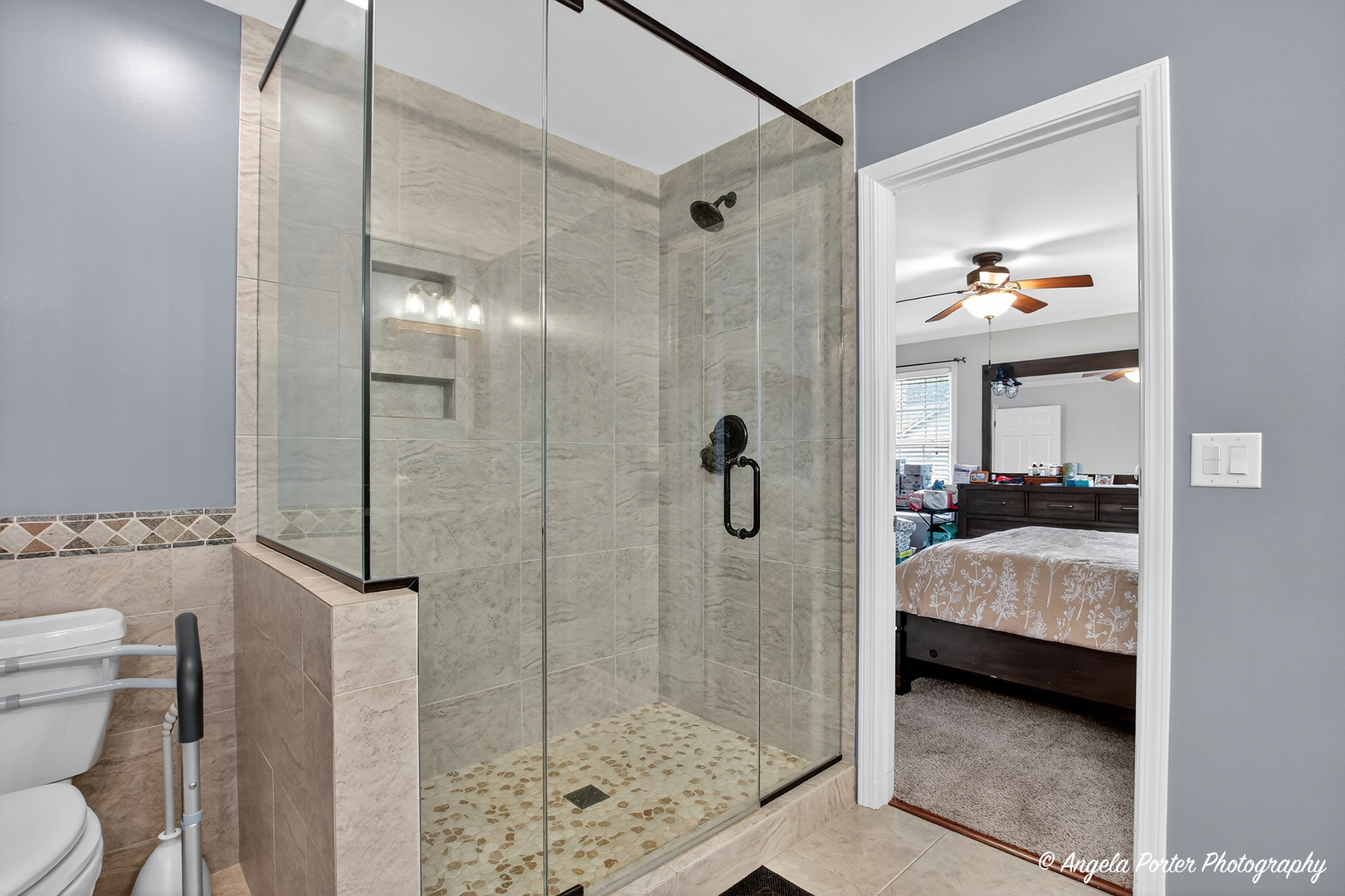 Mchenry, Illinois, 60051, United States, 4 Bedrooms Bedrooms, ,4 BathroomsBathrooms,Residential,For Sale,2006367