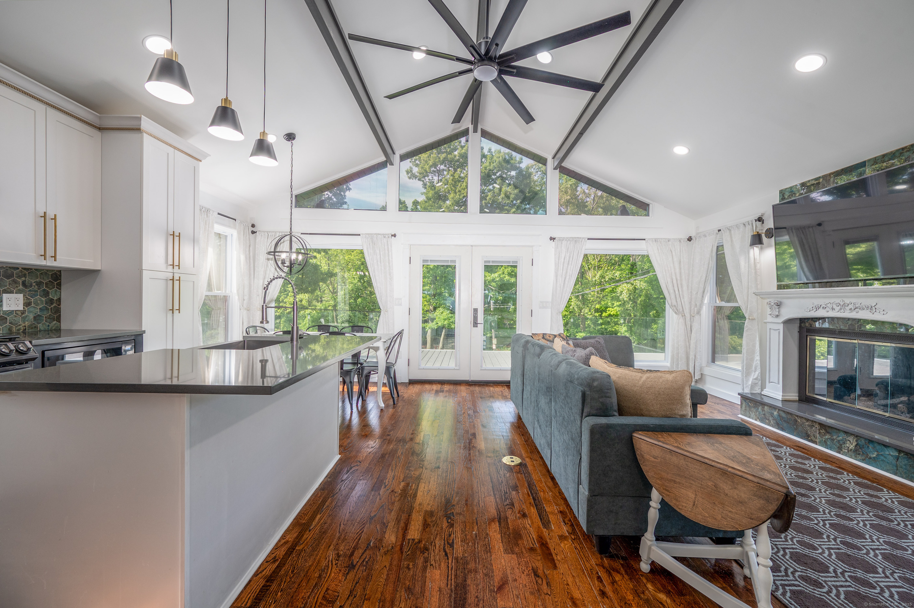 New Milford, Connecticut, 06776, United States, 2 Bedrooms Bedrooms, ,2 BathroomsBathrooms,Residential,For Sale,1927080