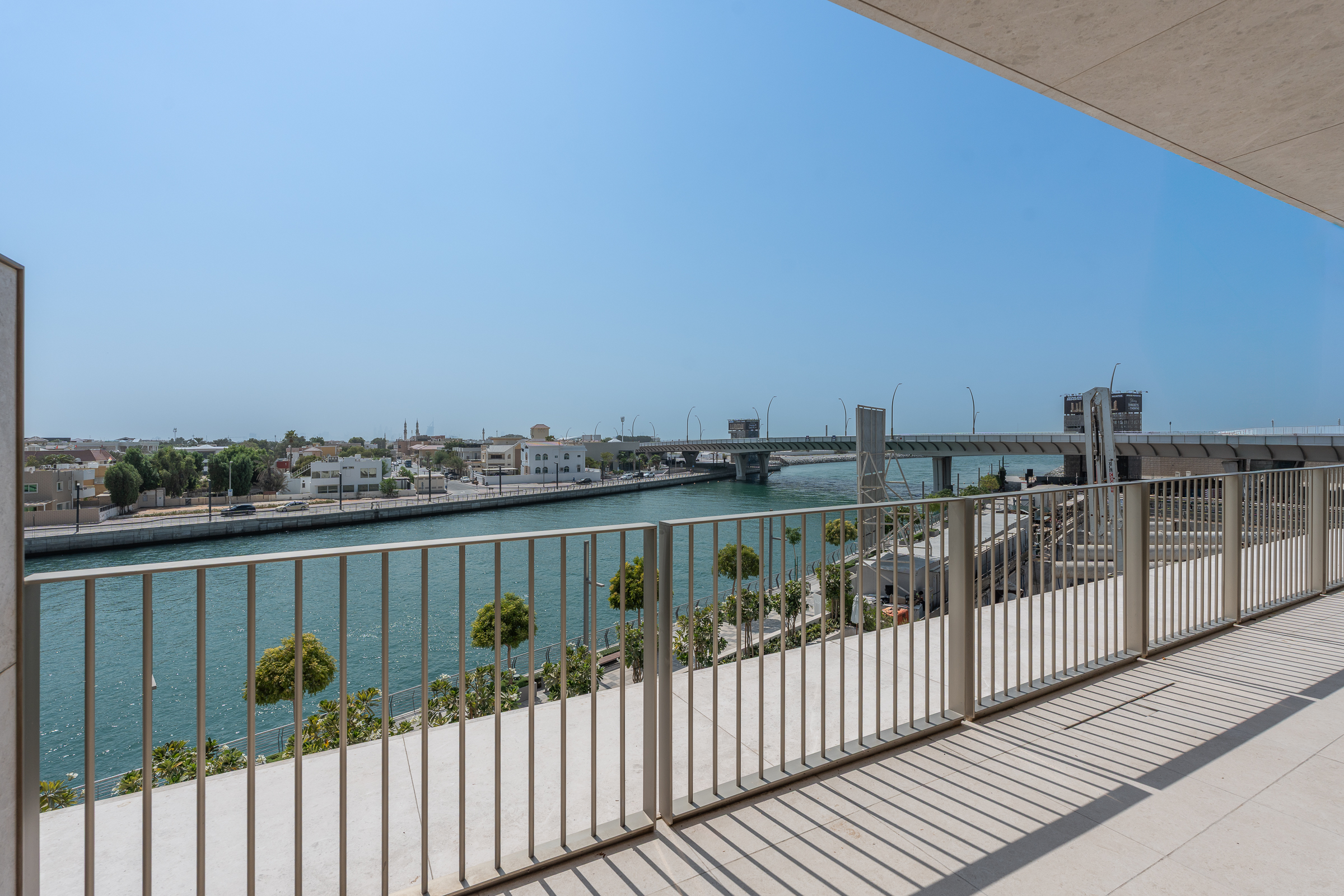  Residence with Expansive Balcony at Eden House - 物件實景