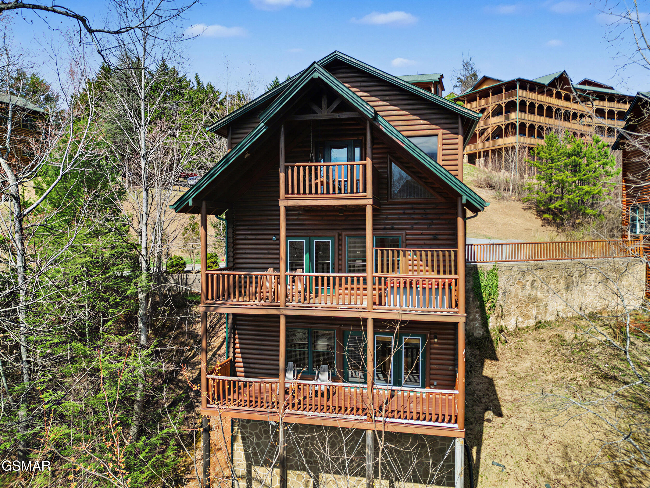 Gatlinburg, Tennessee, 37738, United States, 2 Bedrooms Bedrooms, ,3 BathroomsBathrooms,Residential,For Sale,2024380