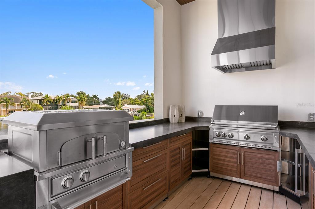 Tampa, Florida, 33629, United States, 4 Bedrooms Bedrooms, ,6 BathroomsBathrooms,Residential,For Sale,1932430