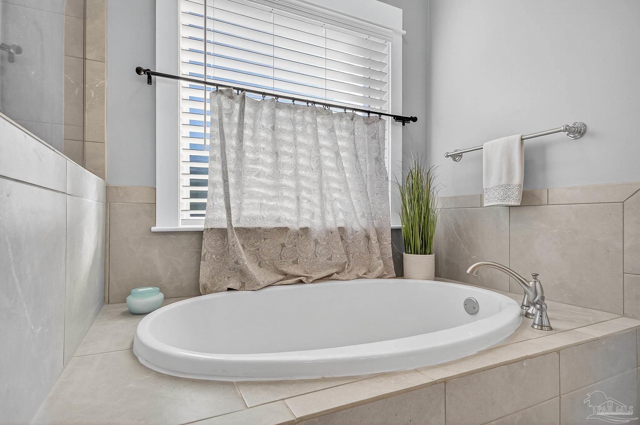 Cantonment, Florida, 32533, United States, 4 Bedrooms Bedrooms, ,3 BathroomsBathrooms,Residential,For Sale,1992580