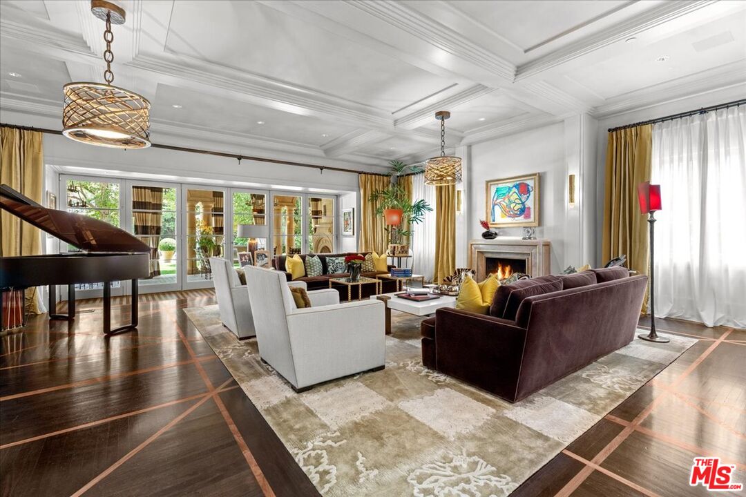 Beverly Hills, California, 90210, United States, 7 Bedrooms Bedrooms, ,15 BathroomsBathrooms,Residential,For Sale,1877085