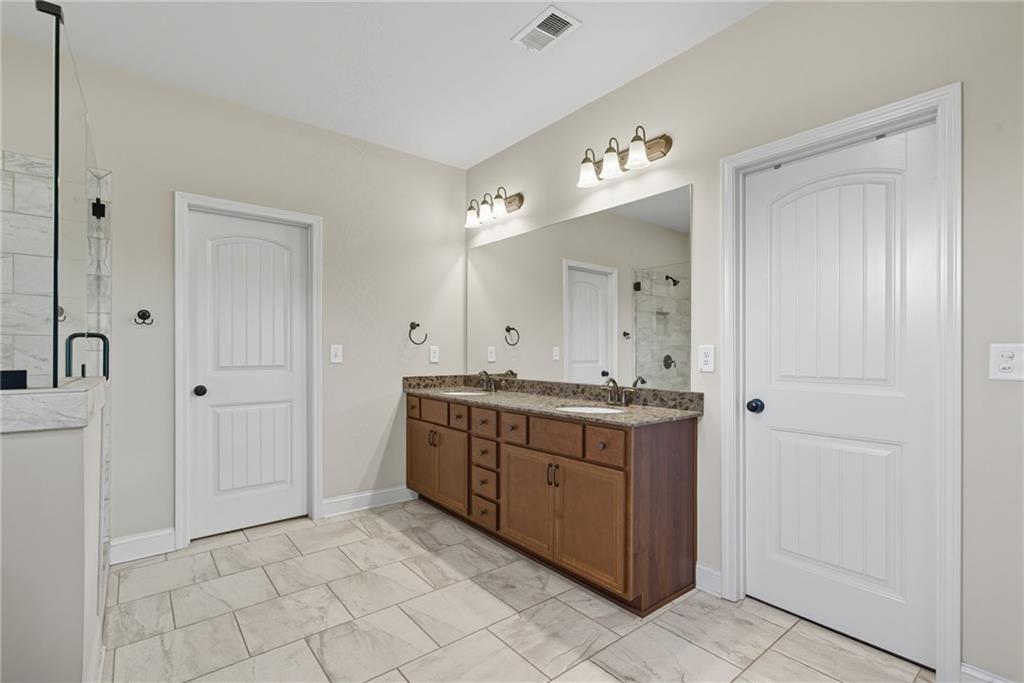 Cumming, Georgia, 30040, United States, 6 Bedrooms Bedrooms, ,5 BathroomsBathrooms,Residential,For Sale,1974767