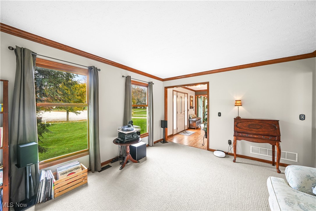 Aurora, Ohio, 44202, United States, 4 Bedrooms Bedrooms, ,4 BathroomsBathrooms,Residential,For Sale,1987791