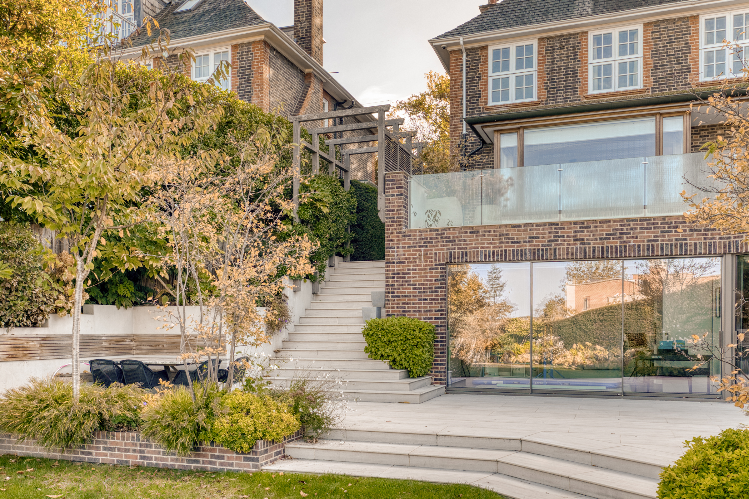 A six-bedroom Wimbledon Village house with far-reaching views and large garden - 物件實景