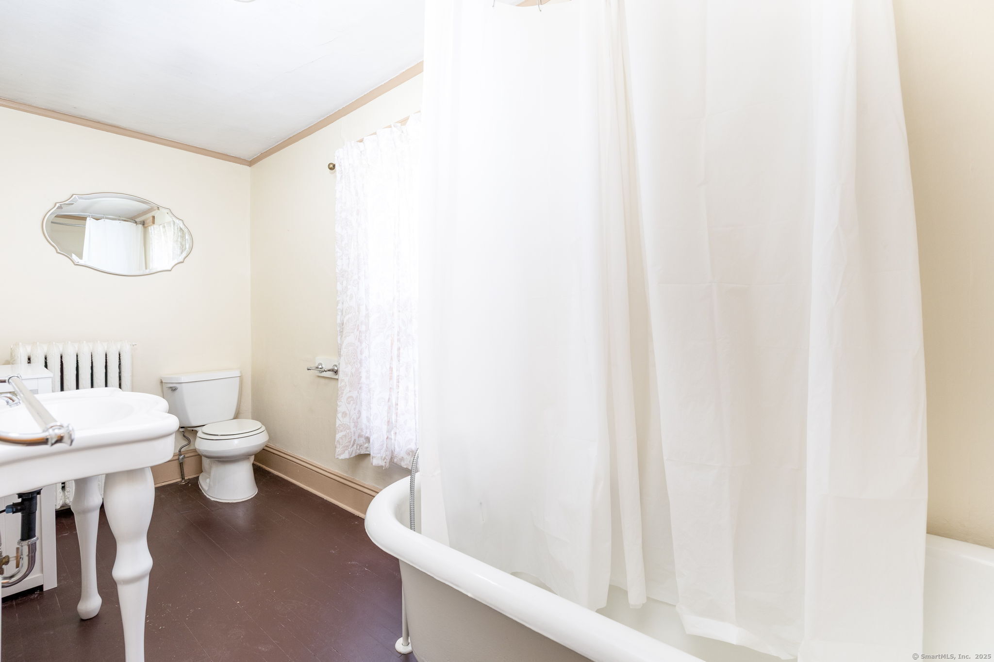 Wethersfield, Connecticut, 06109, United States, 4 Bedrooms Bedrooms, ,2 BathroomsBathrooms,Residential,For Sale,1939888