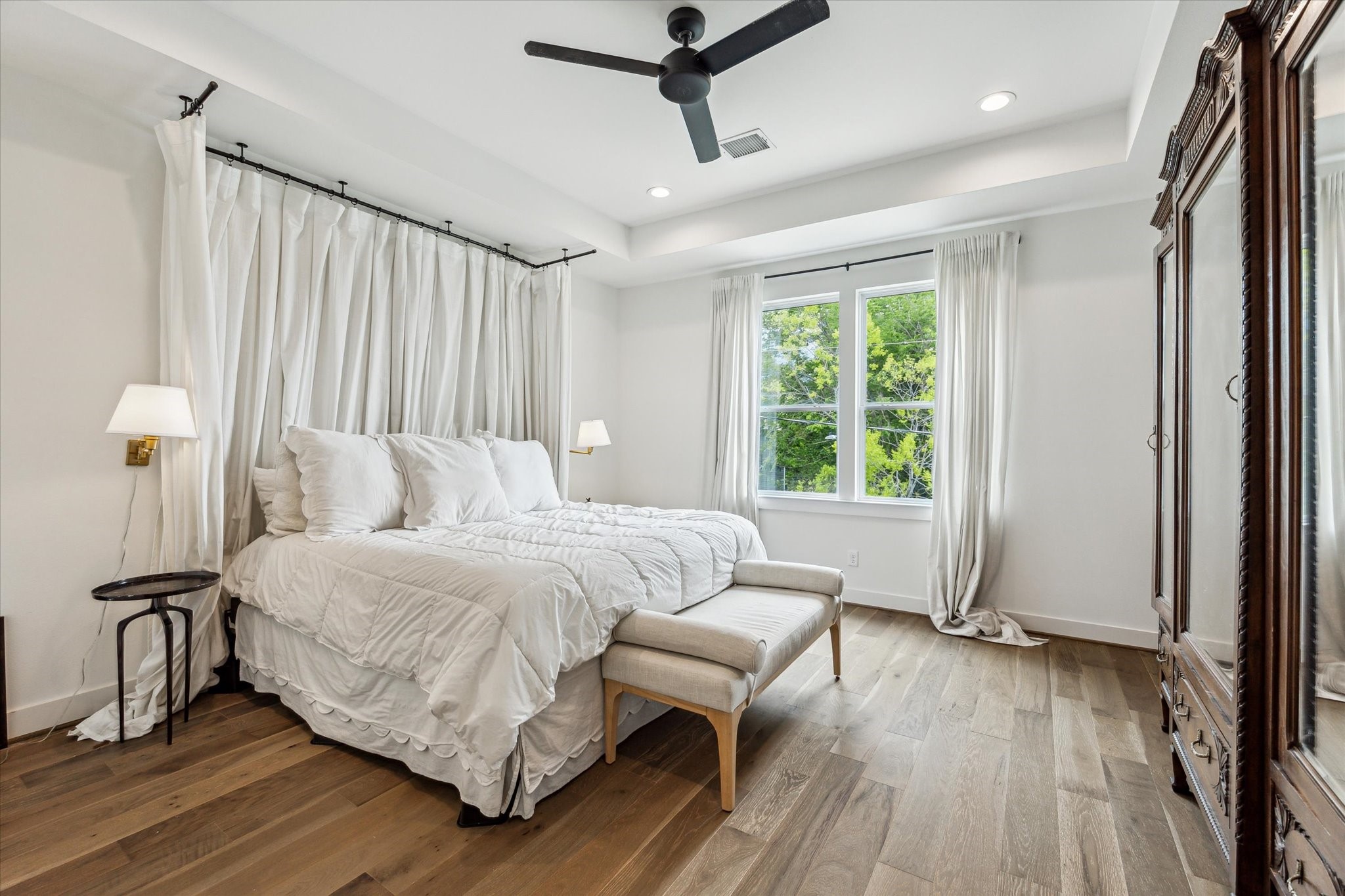  810 E 39th Street - 物件實景