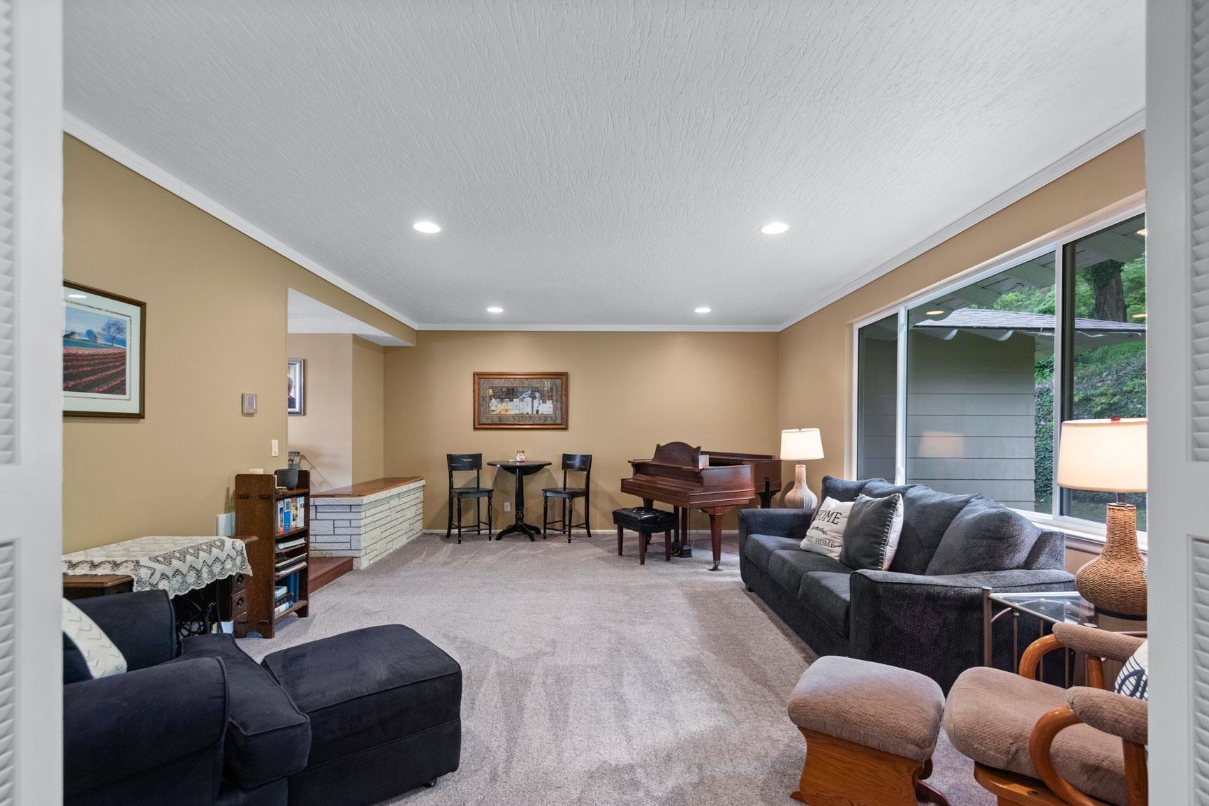 Spokane, Washington, 99218, United States, 4 Bedrooms Bedrooms, ,4 BathroomsBathrooms,Residential,For Sale,1828122