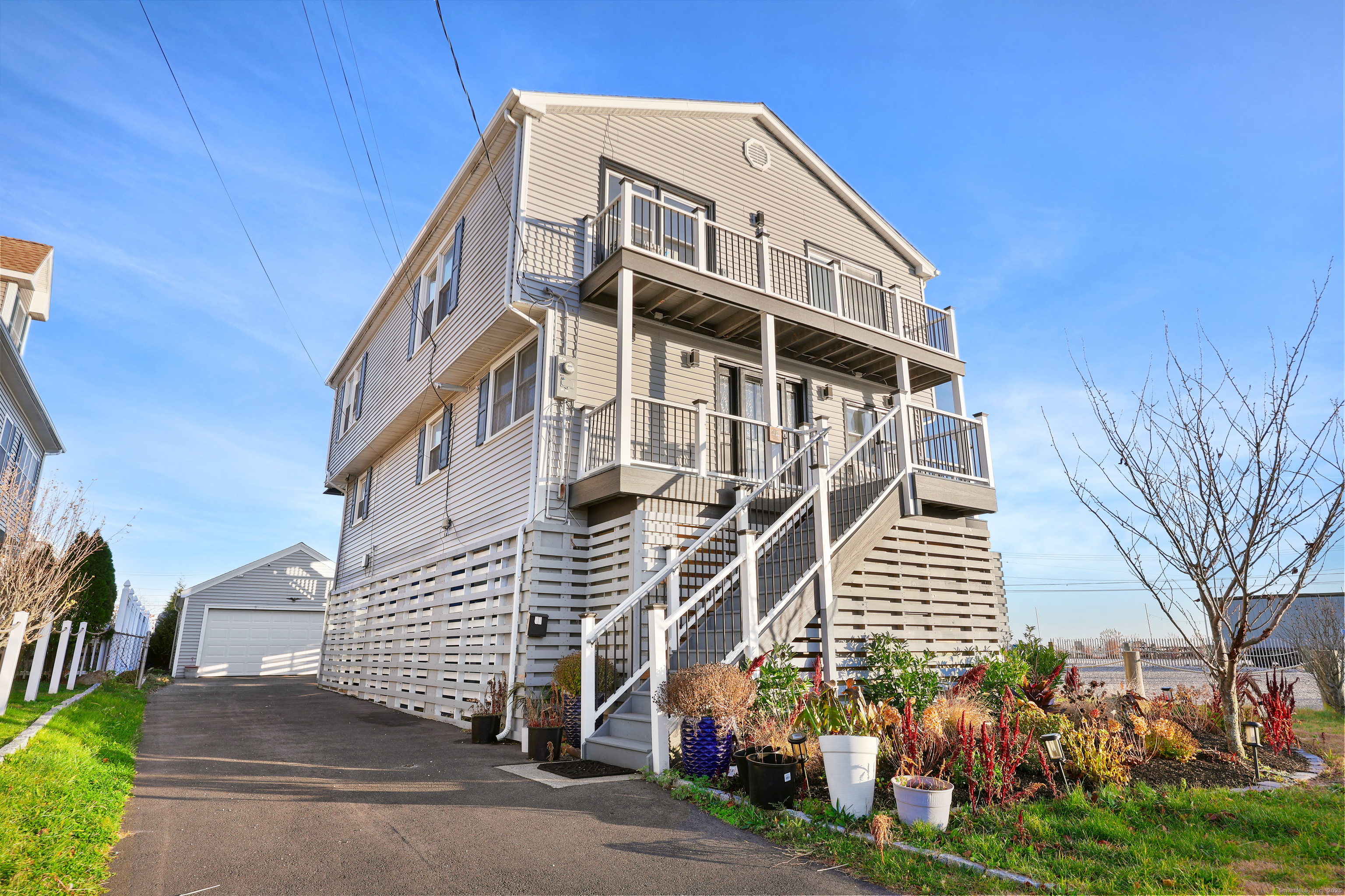 Stratford, Connecticut, 06615, United States, 4 Bedrooms Bedrooms, ,3 BathroomsBathrooms,Residential,For Sale,2003243