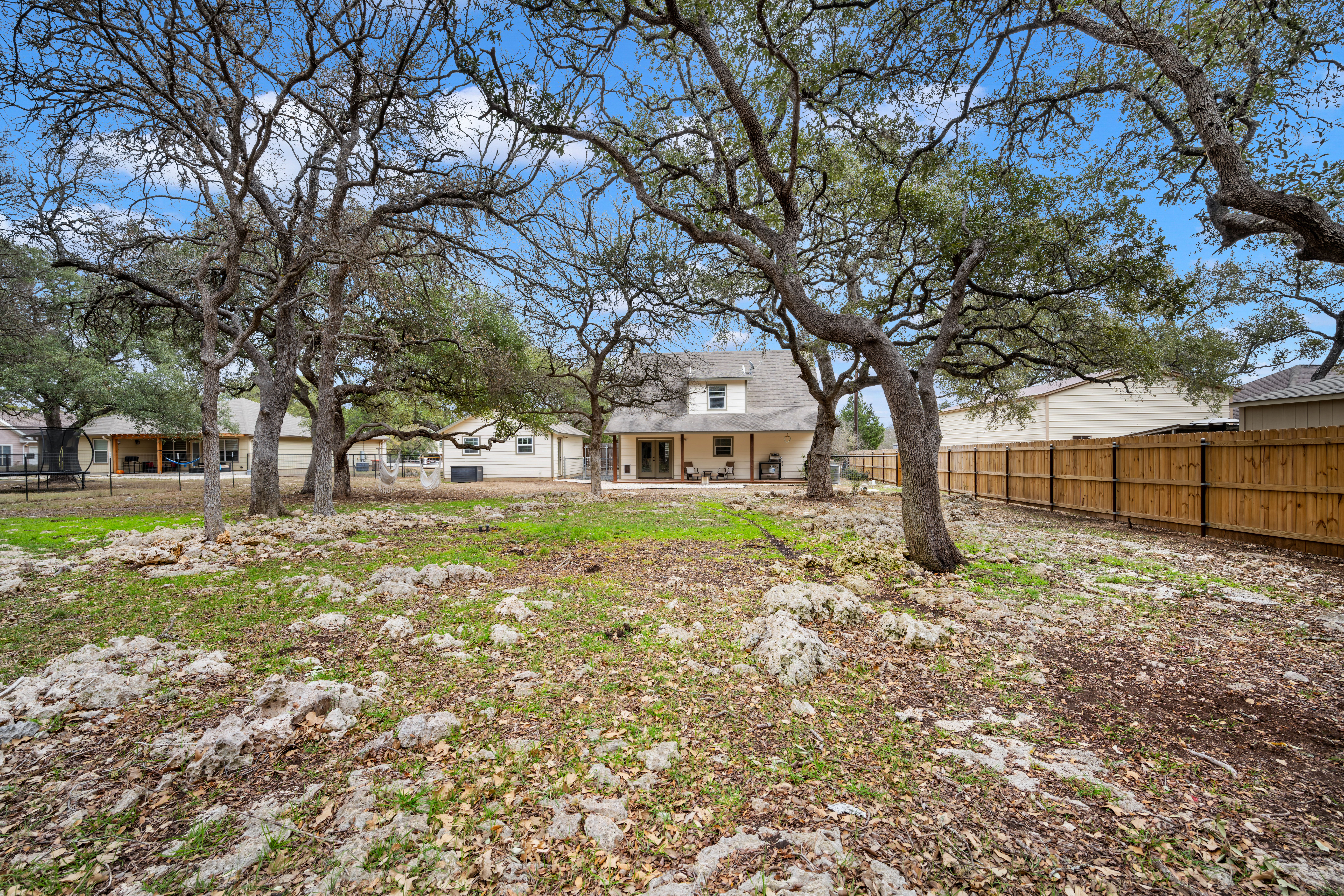  Updated Hill Country Gem with Community Parks and River Access - 物件實景