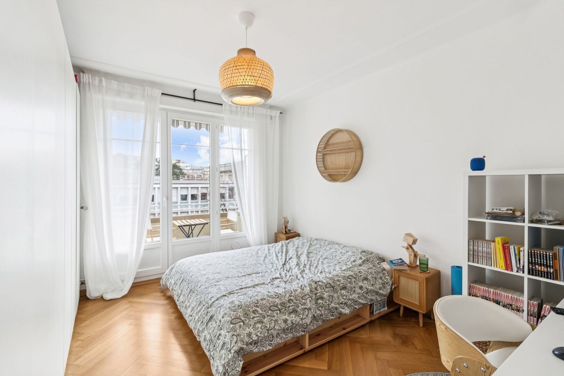  Charming renovated 2.5-room apartment with lake view and historic cachet - Centr - 物件實景