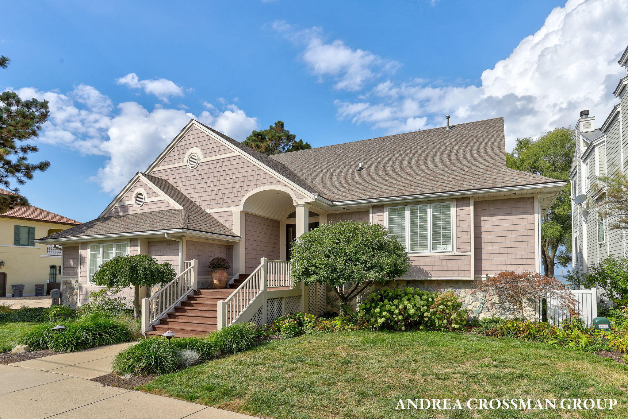 St. Joseph, Michigan, 49085, United States, 4 Bedrooms Bedrooms, ,4 BathroomsBathrooms,Residential,For Sale,1960959