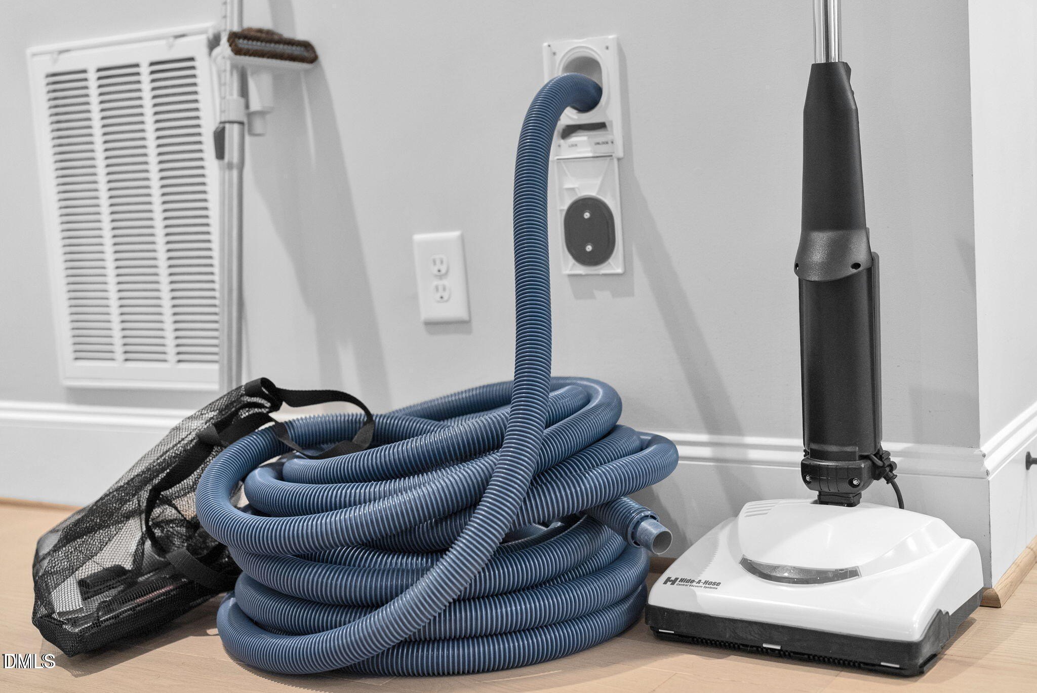 Pittsboro, North Carolina, 27312, United States, 5 Bedrooms Bedrooms, ,4 BathroomsBathrooms,Residential,For Sale,1977888