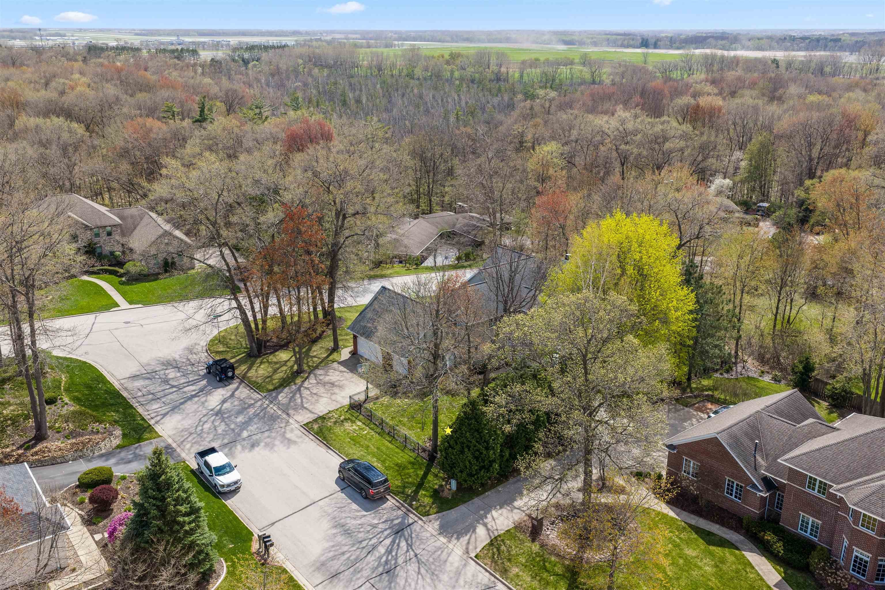 GREEN BAY, Wisconsin, 54313, United States, 4 Bedrooms Bedrooms, ,5 BathroomsBathrooms,Residential,For Sale,2048665