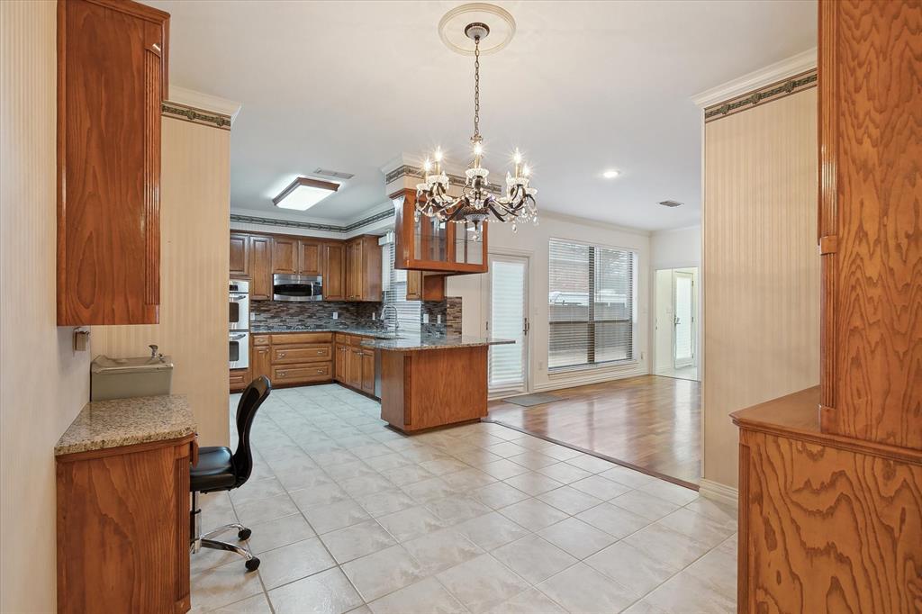 Denton, Texas, 76205, United States, 4 Bedrooms Bedrooms, ,4 BathroomsBathrooms,Residential,For Sale,1915796