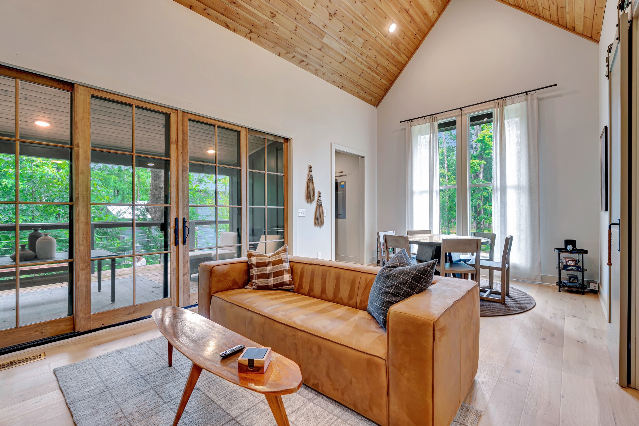 Tracy City, Tennessee, 37387, United States, 2 Bedrooms Bedrooms, ,1 BathroomBathrooms,Residential,For Sale,1975698