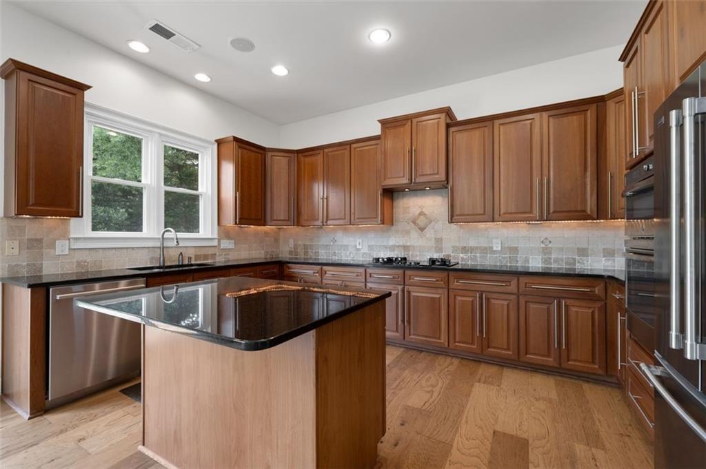 Smyrna, Georgia, 30080, United States, 4 Bedrooms Bedrooms, ,4 BathroomsBathrooms,Residential,For Sale,1805017