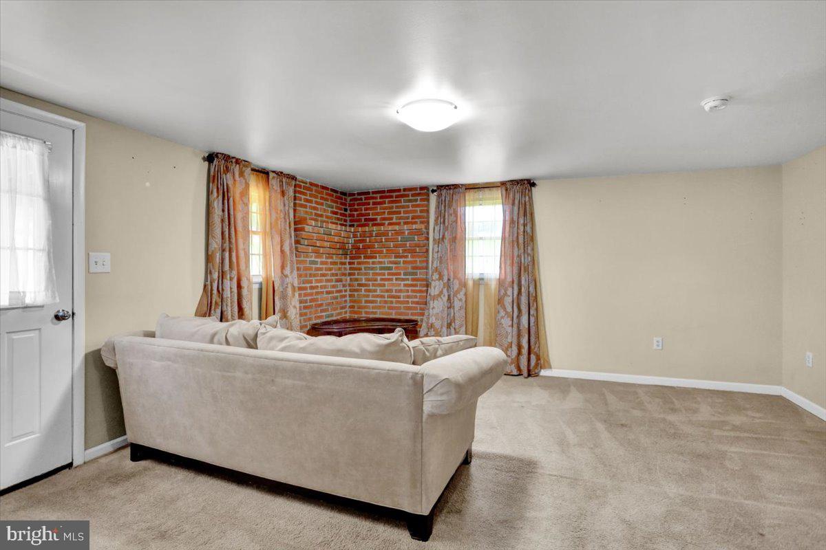 Mohrsville, Pennsylvania, 19541, United States, 4 Bedrooms Bedrooms, ,2 BathroomsBathrooms,Residential,For Sale,1827431