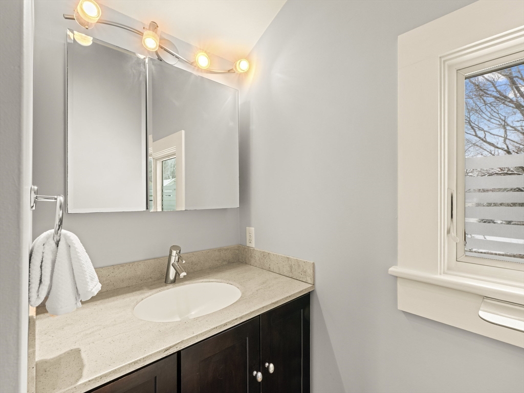 Concord, Massachusetts, 01742, United States, 2 Bedrooms Bedrooms, ,2 BathroomsBathrooms,Residential,For Sale,2001837