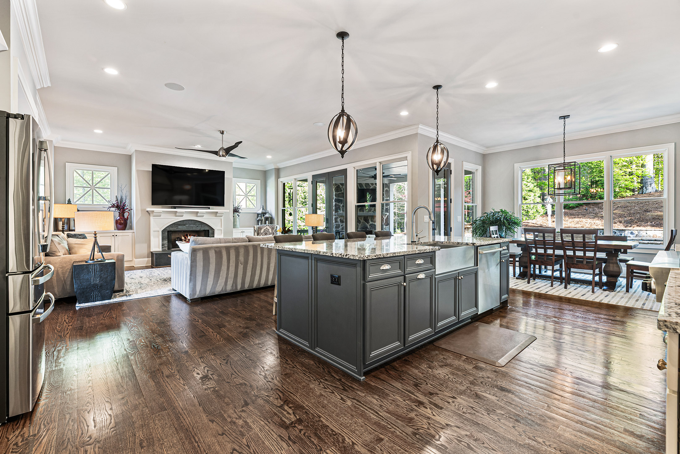  Desirable Monte Hewett First-Time Resale in the Sought-After Lake Haven - 物件實景