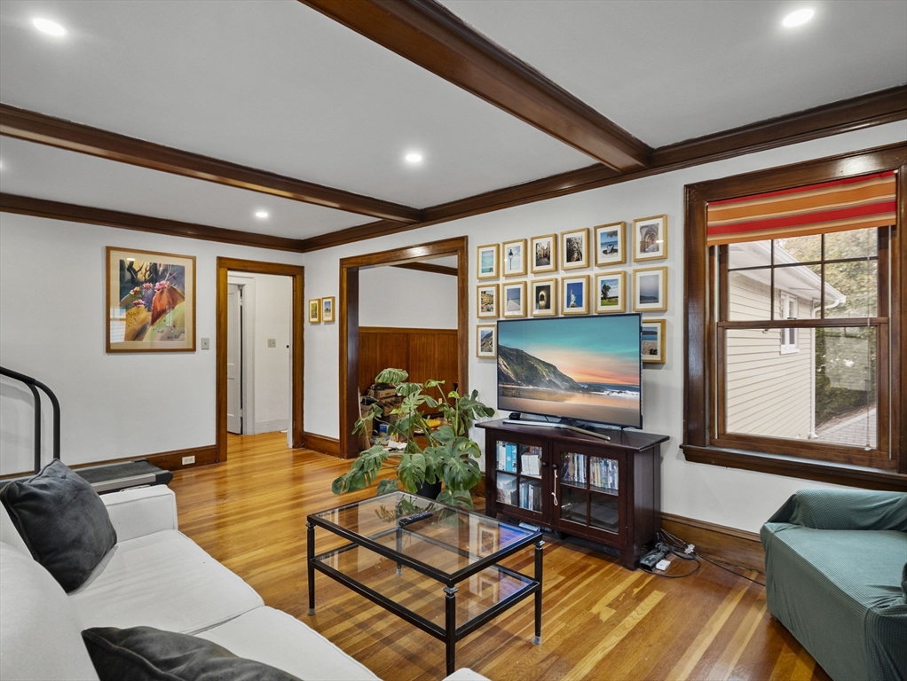 Belmont, Massachusetts, 02478, United States, 3 Bedrooms Bedrooms, ,1 BathroomBathrooms,Residential,For Sale,1988371