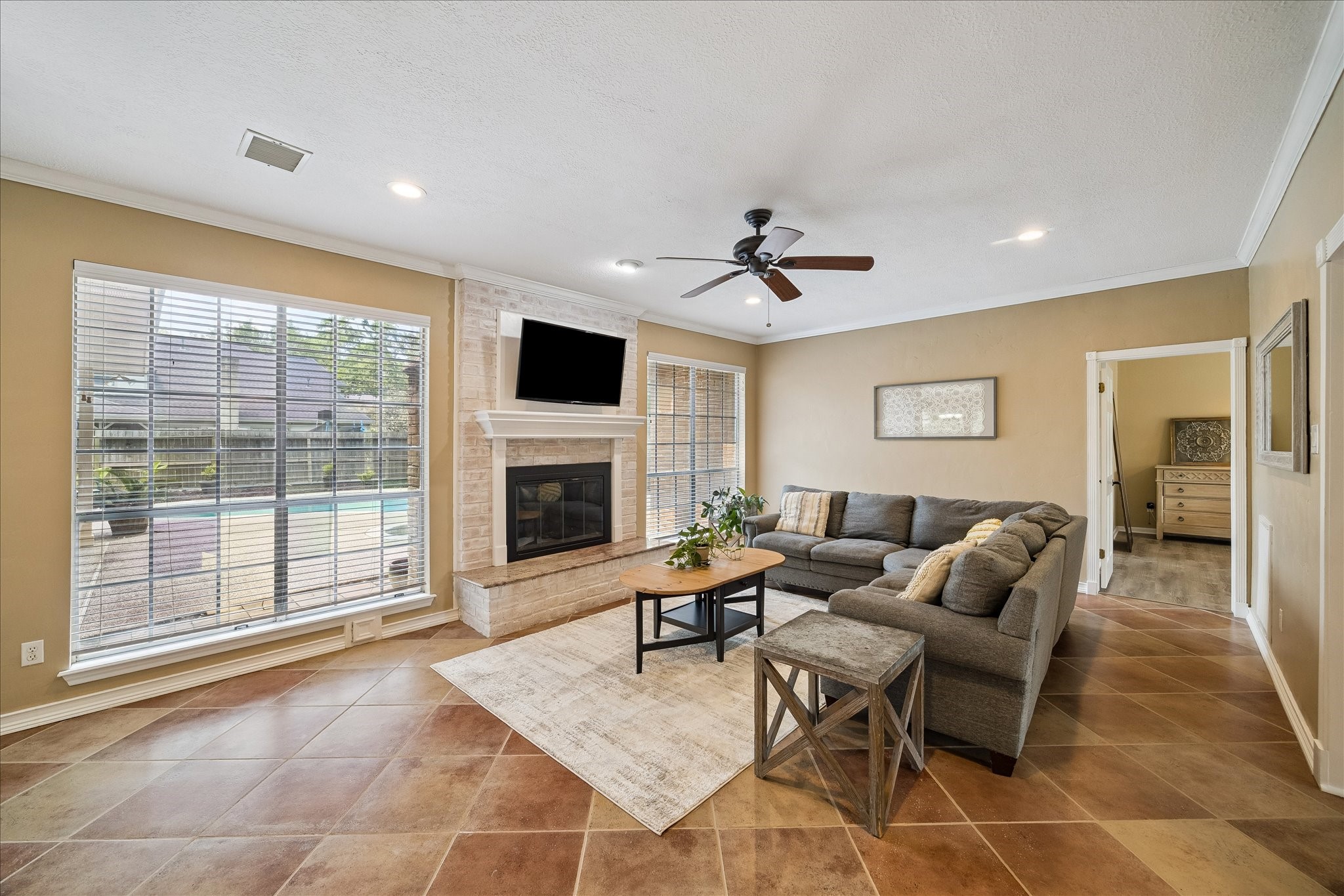  2919 Forest Garden Drive - 物件實景