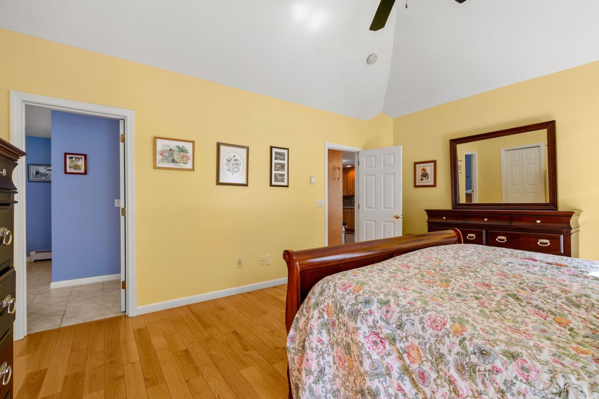 Chester, New Hampshire, 03036, United States, 3 Bedrooms Bedrooms, ,2 BathroomsBathrooms,Residential,For Sale,1926027